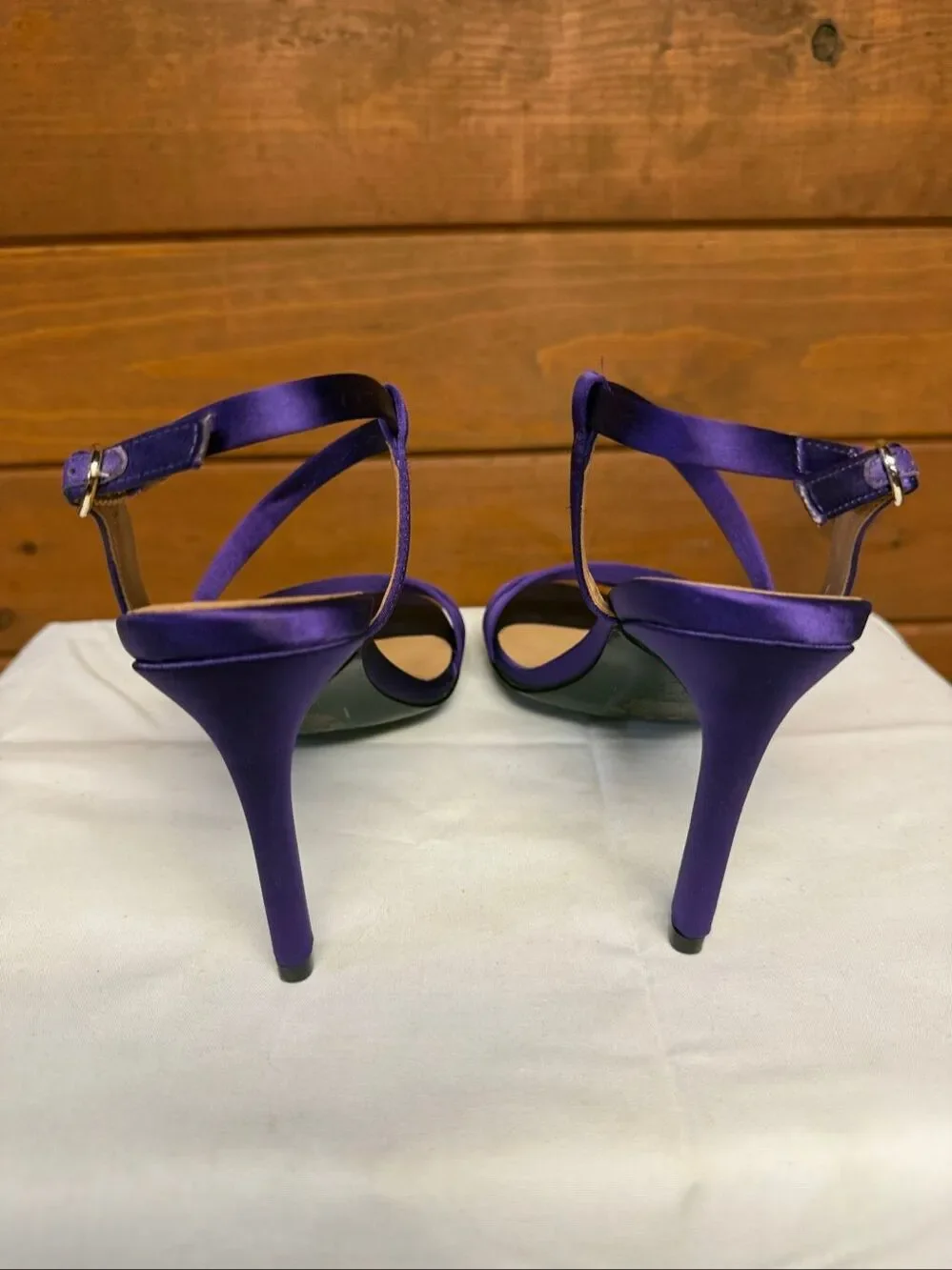 Naturalizer Kimberly purple satin strappy slingback sandals Sz 8 with a 3.25-inc